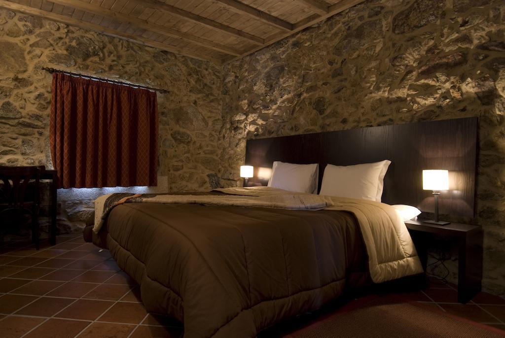Casa Entre-Palheiros E Casa Do Canastro Montalegre Room photo