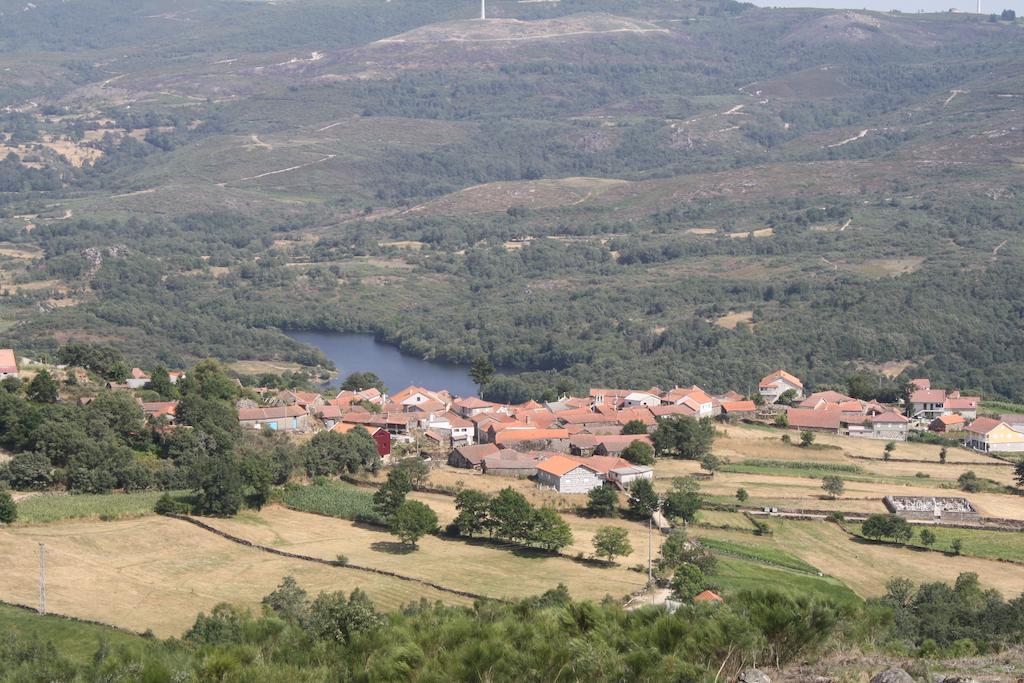 Casa Entre-Palheiros E Casa Do Canastro Montalegre Exterior photo